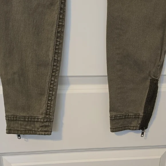 Express Olive Green Women's Cargo Pants. Size 00 Low Rise Fit - Picture 11 of 16